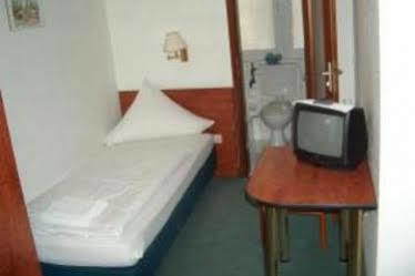 Stern Hotel 2*